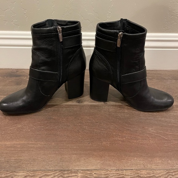 Vince camuto Black boots ankle booties - Picture 5 of 7